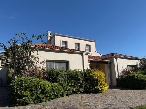 Casa En Venta 3 Dormitorios Barrio Los Jazmines Pilar Del Este Apta Credito