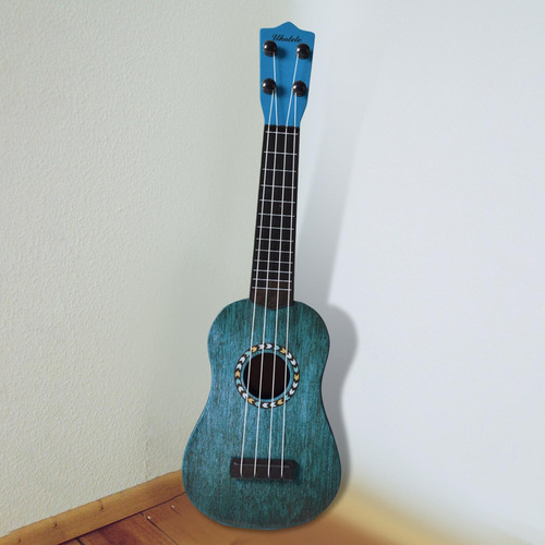 Instrumentos Musicales Realistas De Ukelele Soprano De 4
