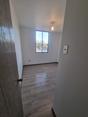 Se Arrienda Hermoso Y Amplio Departamento Sin Amoblar