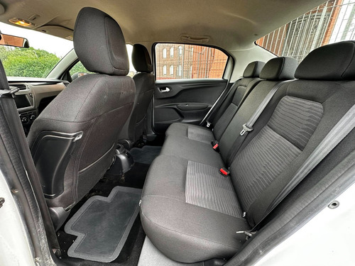 Peugeot 301 1.6 Allure