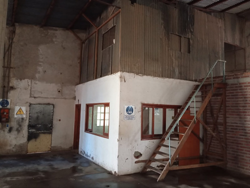 Galpón 1000 M2 C/ Ofi Y Baño - Centenario