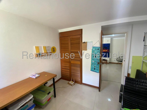 Se Ofrece En Alquiler Acogedor, Comodo E Iluminado Apartamento Ubicado En Colinas De Bello Monte