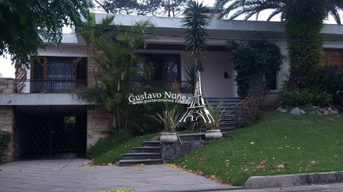 Propiedad En Barrio Country- Ref: 2413
