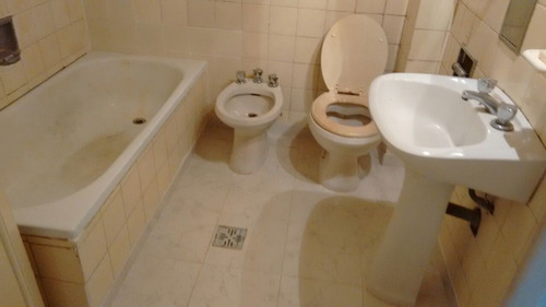 Vende Departamento Con 3 Dormitorios.