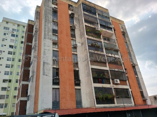 Apartamento En Venta Urb Los Caobos Maracay 24-23580 Jja