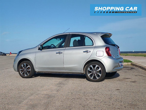 Nissan March -