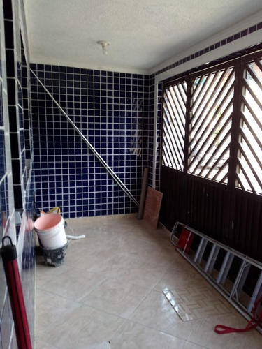 Imagem 11 de 15 de Sobrado Para Venda Em São Vicente, Vila Jockei Clube, 3 Dormitórios, 1 Suíte, 2 Banheiros, 1 Vaga - 706_1-2341394