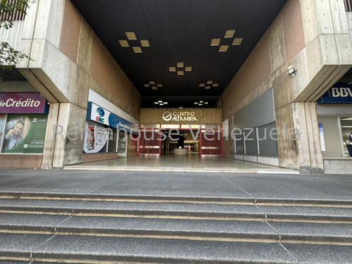 Estupendo Local Comercial O Oficina En Alquiler Con Inmejorable Ubicación Altamira