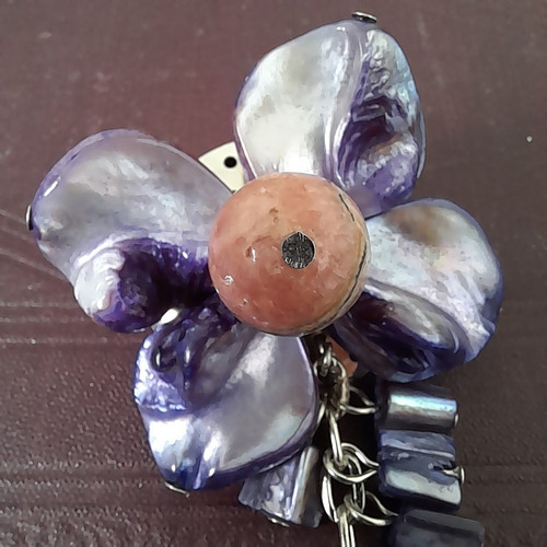 Sap2513 Prendedor Flor De Rodocrosita Y Madreperla Violeta