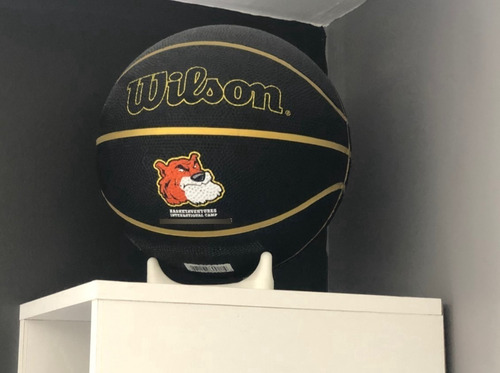 Soporte De Pared De Pelotas: Futbol, Basquetbol Y Voleibol