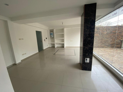 Imagen 4 de 5 de Local Comercial Con Excelente Ubicación - Banfield Este