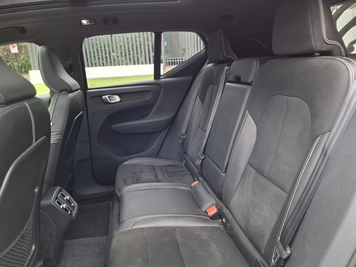 Volvo XC40 T5 R-design