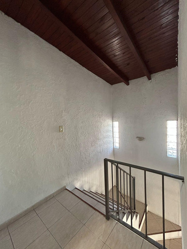 Dúplex En Venta De 2 Dormitorios C/ Cochera En Godoy Cruz