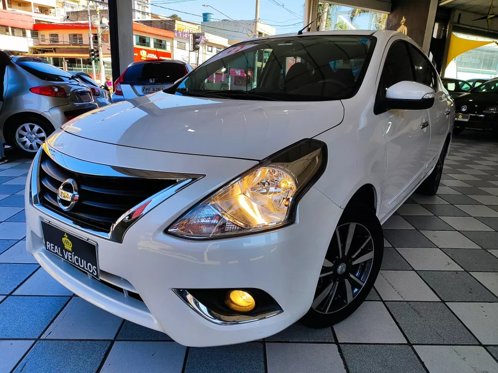 Nissan Versa 1.6 16v Sl Unique Aut. 4p