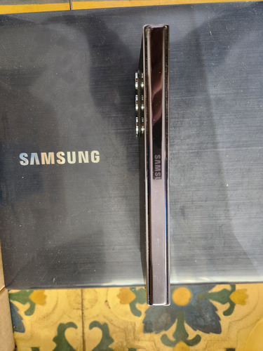 Samsung Galaxy Z Fold5 5g 512 Gb Usado Com Detalhes Na Tela Preto