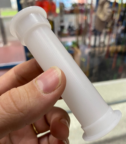 Buje Anillado Largo Para Desagote Pasacasco Imbornal Nautica Color Blanco