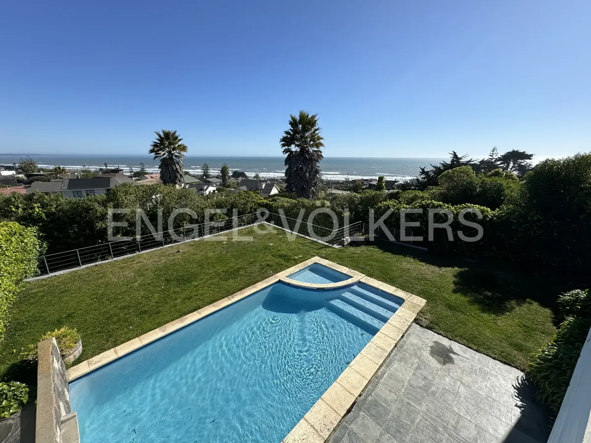 Imagen 2 de 23 de Casa Mediterránea Amplia Con Vista Al Mar Buena Ubicación
