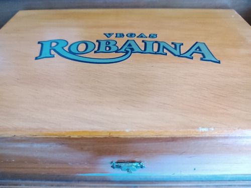 Imagen 1 de 3 de Caja Para Tábacos Y Accesorios