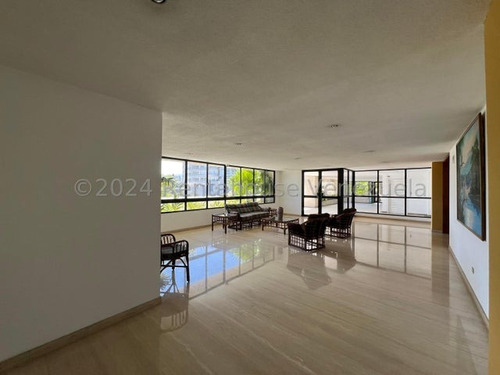 Bellísimo Y Cómodo Apartamento Ubicado En Las Mercedes Mls 24-18217 Mb