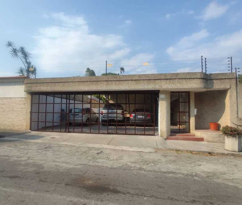 Venta De Casa, Urb. Santa Sofia, El Cafetal 7h,6b,4p