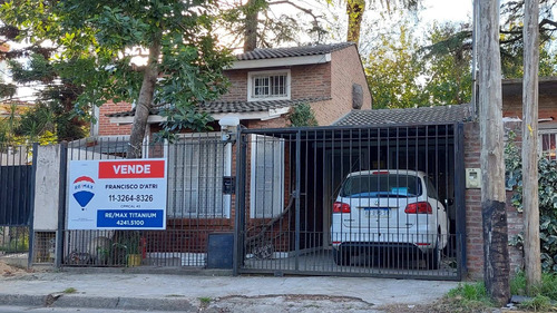 Imagen 6 de 18 de Venta Casa 4 Ambientes Con Cochera Y Patio!!