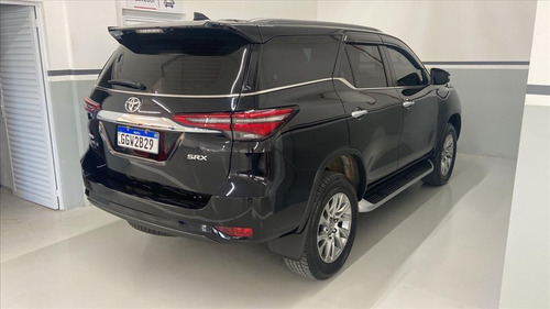 Imagem 5 de 11 de Hilux Sw4 2.8 D-4d Turbo Diesel Srx 4x4 Automático
