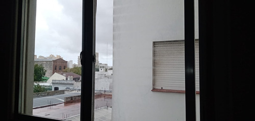 Imagen 15 de 19 de Departamento 2 Ambientes Lateral