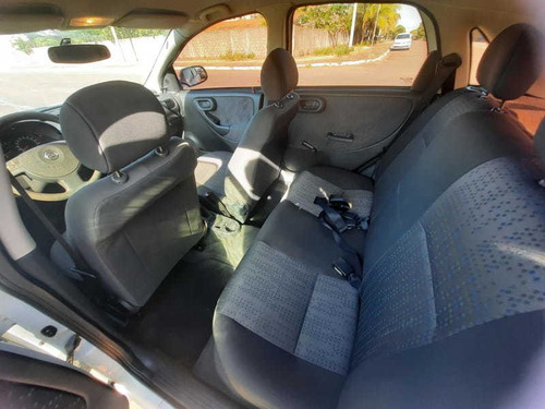 Imagem 13 de 14 de Chevrolet Corsa Hatch Maxx 1.4 8v 4p 2012