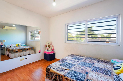 Venta - Casa - 4 Ambientes - Ramos Mejia - Pileta - Cochera