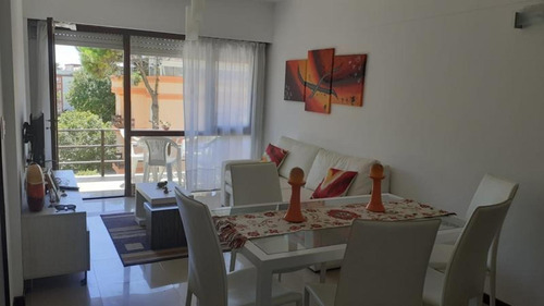 Imagen 4 de 15 de Venta De Depto Restaurado En Villa Gesell !!!!