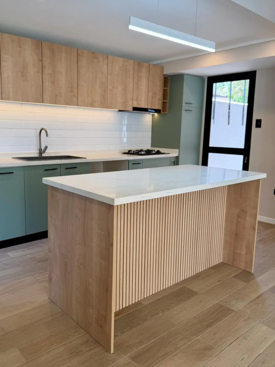 Imagen 2 de 26 de Casa Remodelada (nueva) A Pasos De Rotonda Atenas
