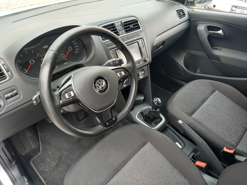 Imagen 5 de 10 de Volkswagen Polo 2020 1.6 Confortline Plus Mt