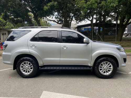 Imagen 3 de 9 de Toyota Fortuner 2014 2.7l 4x2