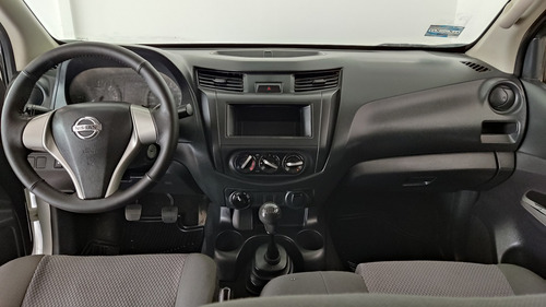Imagen 5 de 13 de Nissan Np300 Doble Cab Diesel 4x4 Dt Mt 2018