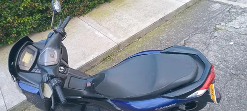 Yamaha N-max Conect