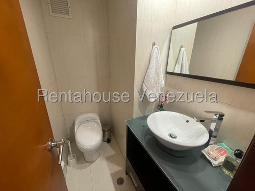 Apartamento Piso Medio Regency Plaza Remodelado En Calle Cerrada En Venta En Los Naranjos Avenida Norte 4 Caracas