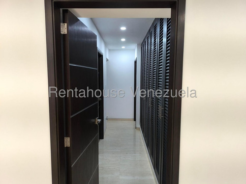 Apartamento Remodelado Amplio Y Cómodo En Excelente Urbanización Las Mesetas Santa Rosa De Lima Lld