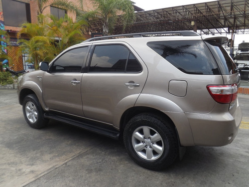 Imagen 4 de 9 de Toyota Fortuner