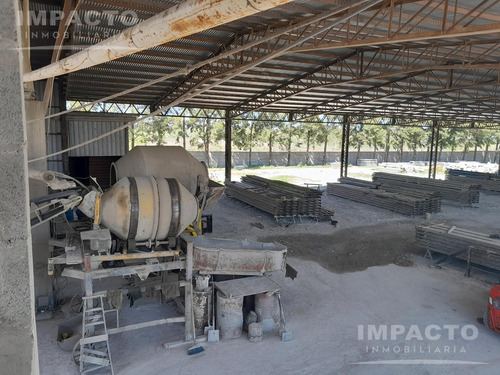 En Venta Fracción Industrial Con Mejoras Maximo Paz