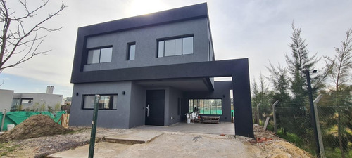 Imagen 1 de 17 de Casa - Vila Marina