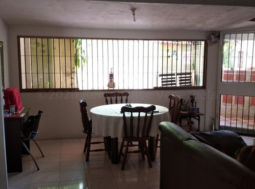 Imagen 2 de 23 de Omar Espinoza Ofrece En Venta Grandiosa Casa Quinta En Guatire Valle Arriba A Precio Insuperable