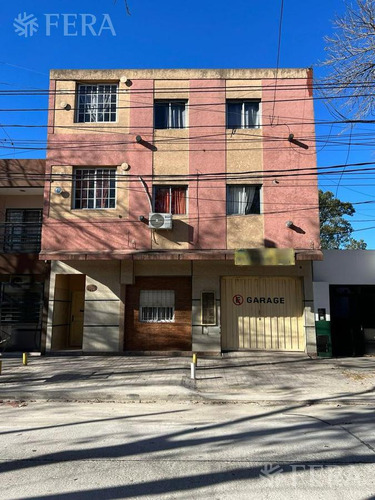 Venta Edificio Con Unidades De 2 Y 3 Ambientes, Local Y Cocheras En Florencio Varela