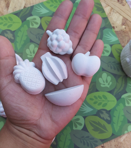 Imagen 7 de 7 de Pack 10 Mini Figuras De Yeso Para Pintar Diseño Frutas