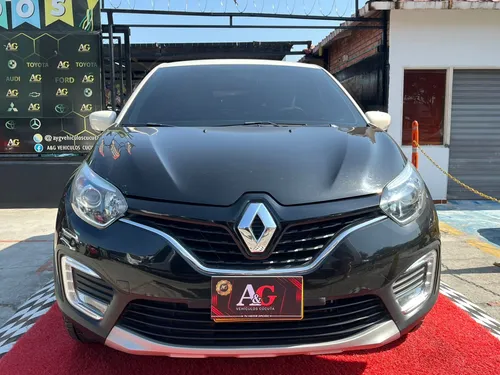 Renault Captur INTENS 2.0 AT