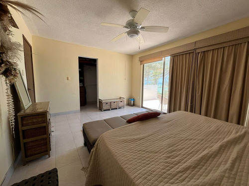 Casa Frente Al Mar En Venta En Merida F-215, 4 Rec. En Chicxulub $12,000,000