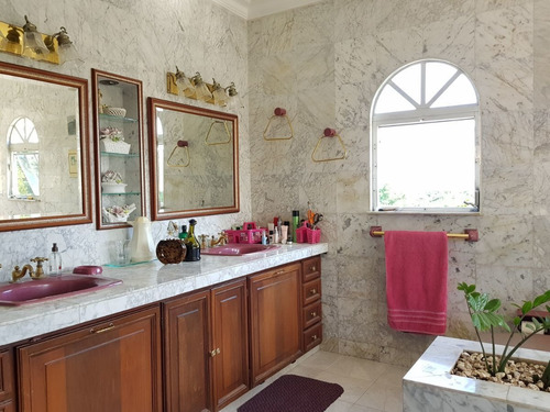 Casa En Venta En Villas Naco