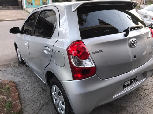 Imagen 4 de 9 de Toyota Etios