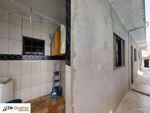 Imagem 19 de 20 de Casa Que Conta Com 90m2 De Área Construída. A Casa Possui Um Living Aconchegante, Com Belos Acabamentos, Principalmente No Teto. O Living Leva Ao Prim - A13930 - 69801408