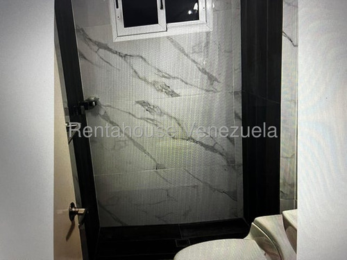 Cs Se Vende Townhouse Dúplex En Puerto Encantado/ Higuerote/ 25-22795