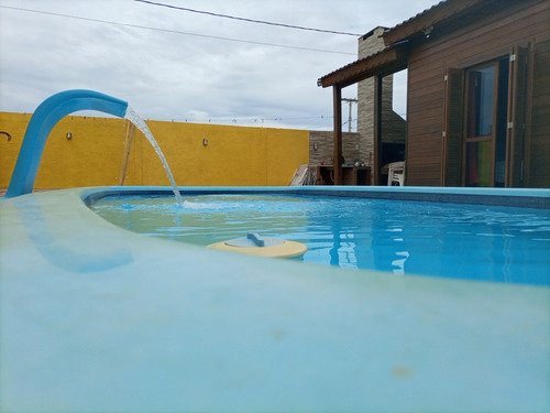 Casa De Tres Dormitorios,dos Baños, Piscina, Todo Cerrado De